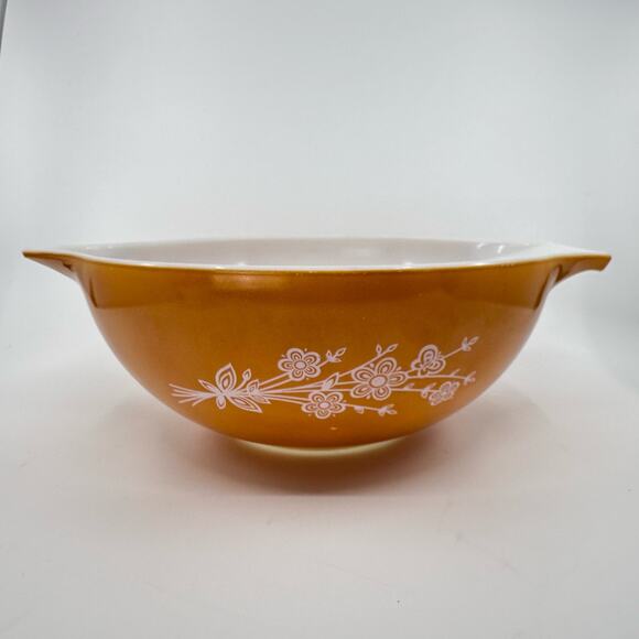 Vintage Pyrex 444 Butterfly Gold Cinderella Mixing Bowl Bakeware Flower Pattern - Picture 4 of 8